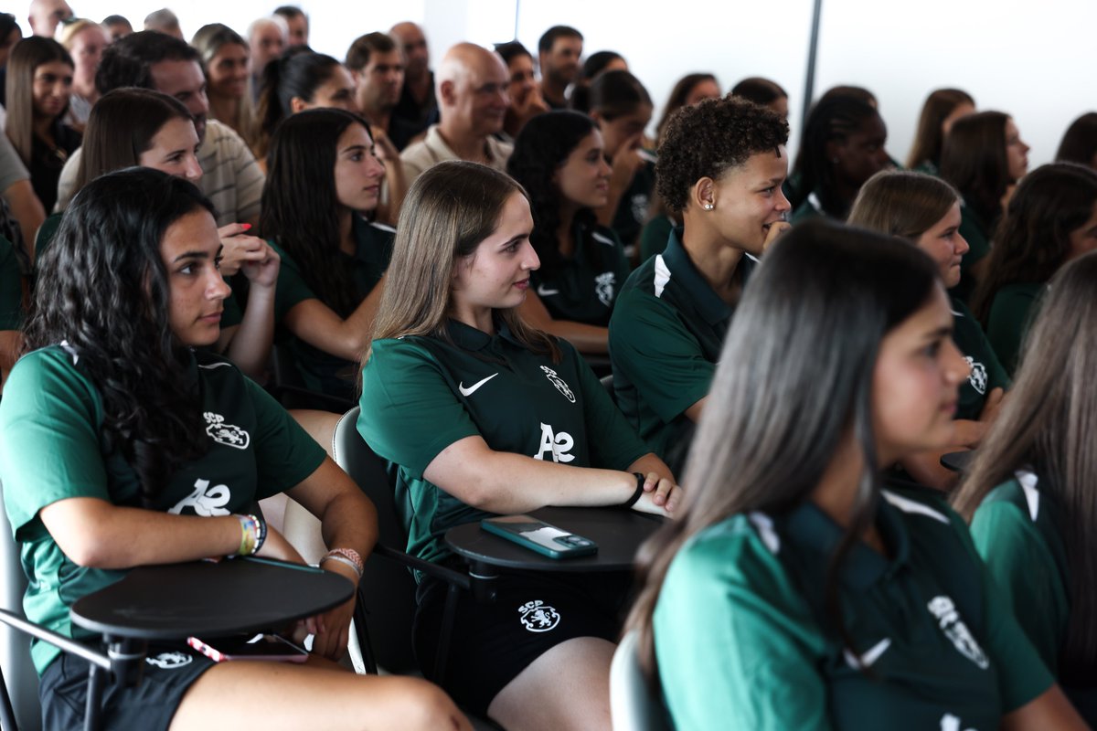 FutFemSCP's tweet photo. O arranque dos trabalhos para as Sub-17 do #FutFemSCP 🔛

A nossas Leoas estiveram reunidas no Estádio José Alvalade para a habitual sessão de boas-vindas 🤝 https://t.co/jMVtBV8DdT