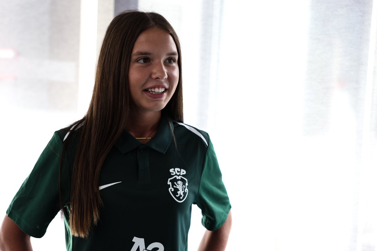 FutFemSCP's tweet photo. O arranque dos trabalhos para as Sub-17 do #FutFemSCP 🔛

A nossas Leoas estiveram reunidas no Estádio José Alvalade para a habitual sessão de boas-vindas 🤝 https://t.co/jMVtBV8DdT