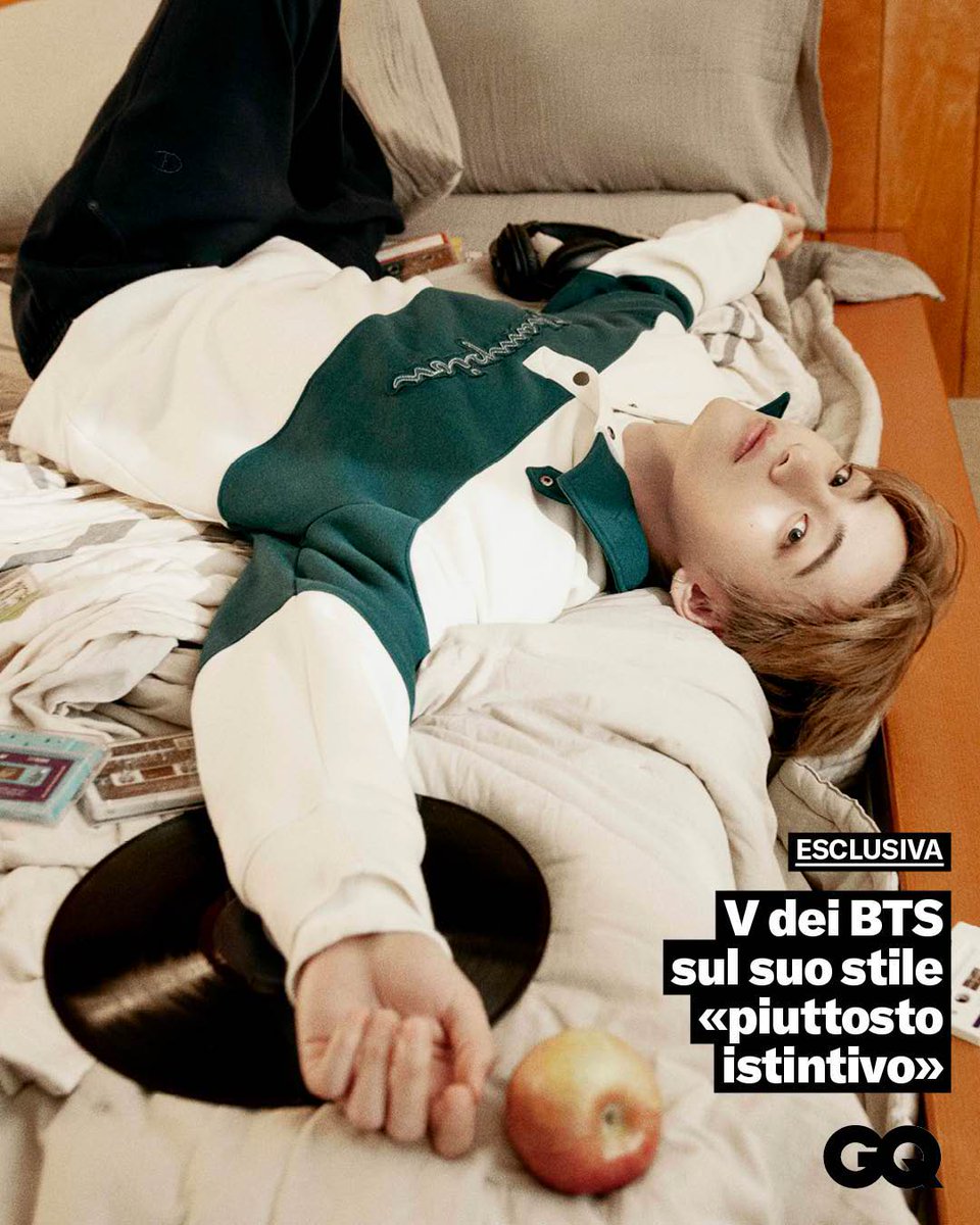 GQitalia's tweet photo. V racconta in esclusiva a GQ il suo rapporto con la moda e la cultura analogica, il cambio d’abito nell’ultima parte del tour e perché lo storico brand di sportswear rappresenti per lui «una scelta naturale». Leggi https://t.co/ABMMYG29v6 https://t.co/E0wNaGx4n2