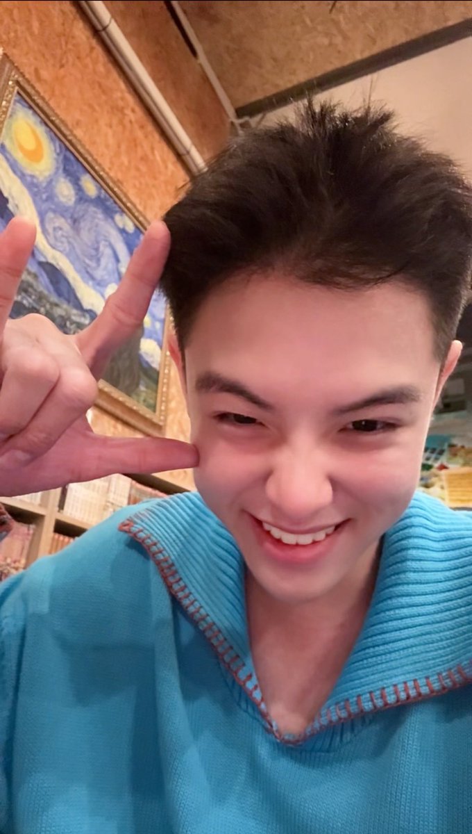 VNopparoot's tweet photo. ยกอกอึ้บบบบ🪖 เลิกเรียนแล่วคับับับ 
กลับมาแล่ว่ว่ว
#vjnopparoot https://t.co/GLa0YXJXhC