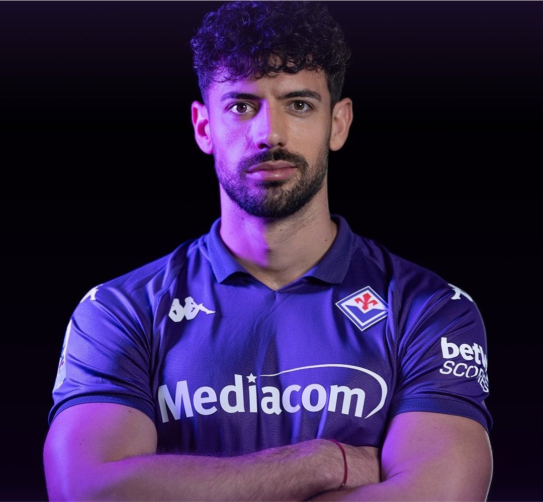 M_Salat's tweet photo. بابلو ماري لاعب آرسنال، فيورنتينا و الهلال السعودي سابقا قريب من التوقيع مع نادي الشمال 

حفرة في دفاع نادي الشمال برعاية الإسباني https://t.co/Y9E4610DnW
