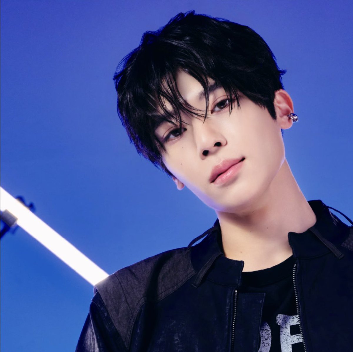 seeonocean_'s tweet photo. 2026 NCT WISH Japan Membership Interview 
— #SION's charms according to members 🌷

🐈‍⬛️: His original image was basically the definition of a leader, so I feel like Sion-kun is the only one who could be our leader. But these days, he’s also become the mood-maker of the group, always brightening up the atmosphere. He teases the members, jokes around with them, and can get really silly and playful too. And he has such a sweet tooth (laugh).

🐈: I think it’s how much he genuinely cares about the members. It’s not something he shows much, but I feel like, out of all of us, he’s probably the one who cares about the members the most, truly from the bottom of his heart.

🌳: He's really honest, first of all. But at the same time, he's also very considerate. He's so honest that he can sometimes come across as cold, but when you get to know him, you realize there's actually a lot of thoughtfulness behind it. It's hard to put into words, but I think that's exactly what makes him so charming.

🦭: A lot of people probably already know this, but he's so cute when he's eating. The way he goes nom nom while eating is just way too adorable, I can’t handle it.

🥐: He’s always looking out for the people around him and he’s so kind to everyone, so he’s honestly the perfect example of what a leader should be. If I had to pick one of his unexpected charms, it'd probably be that he can eat quite a lot (laughs. He really loves sweets too. Earlier, he kept eating the waffles in the waiting room while going, “this is so good, this is so good” to the members.