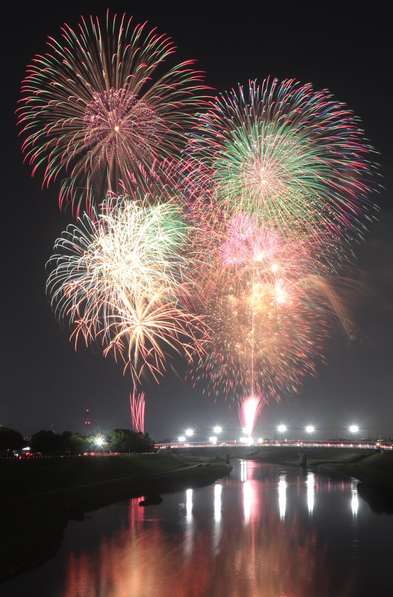 KATCH_NETWORK's tweet photo. 🎇地元を楽しむ夏🎇
いよいよ明日8/15は #刈谷わんさか祭り2026花火大会 
会場でも、テレビでも、一番楽しい場所で楽しもう！ 
 
見どころなどの詳細は、情報誌 ＃KATCHUP でもご紹介しています。
▶ https://t.co/somtktjf3p

写真提供：刈谷市観光協会 https://t.co/gqFuiycokf
