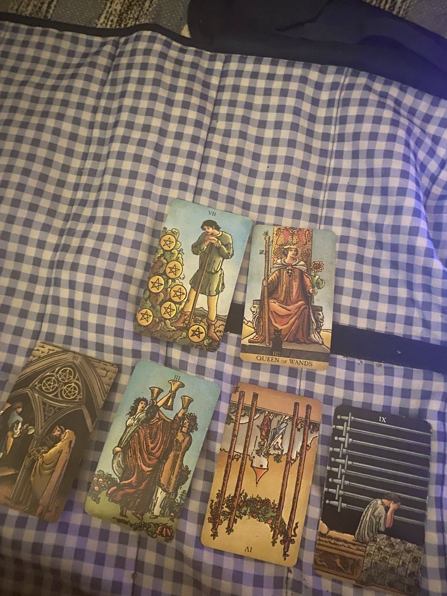 AstroAveLoa's tweet photo. Le pregunte a las cartas si soy percibido como escritor (escritos literarios en ingles). Que piensan? https://t.co/pSgALDnII8