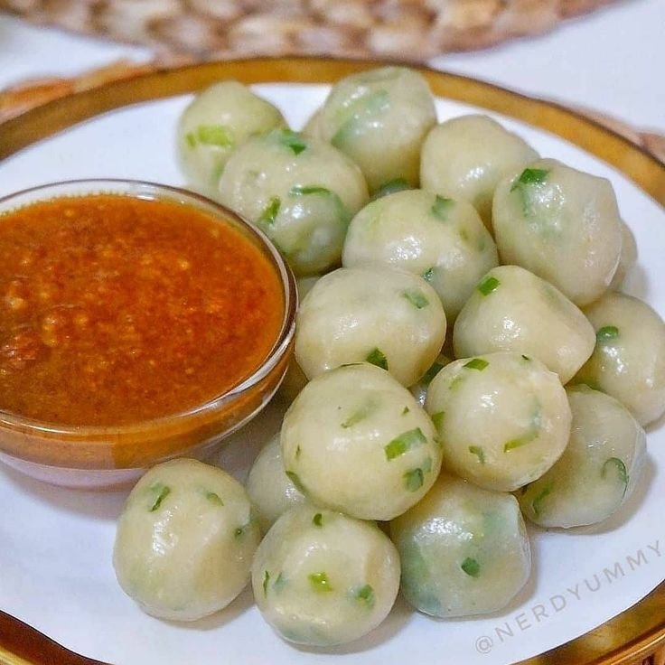 glxssie's tweet photo. Lebih pilih cilok atau cireng? https://t.co/8XrQZl6P9D