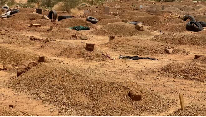 RadioDabanga's tweet photo. مقابر جماعية في الكرمك.. العثور على جثامين 25 مدنيًا بينهم نساء وأطفال #السودان #راديو_دبنقا #لا_للحرب #SudanNews #Sudan https://t.co/DXCxHHQpth