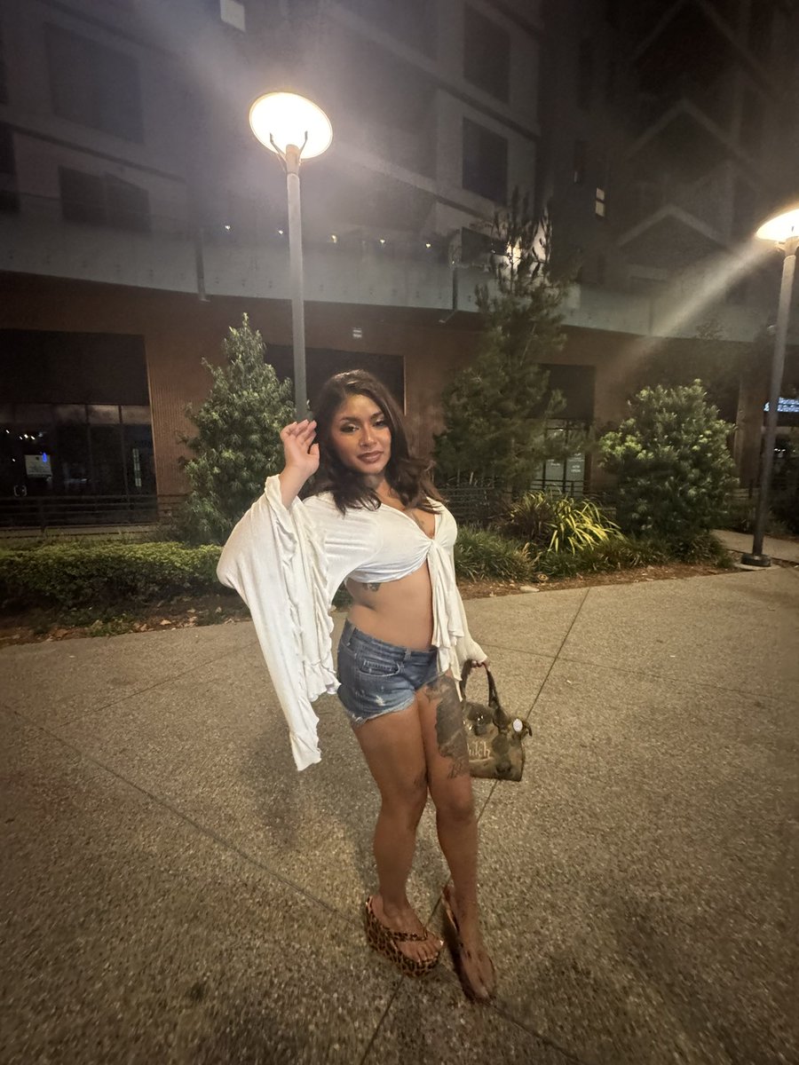 dntfall4thetrap's tweet photo. My cousin sexy asf  !!! https://t.co/irhMtVgr1x