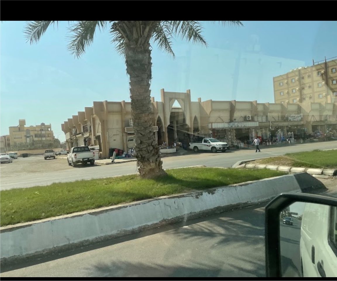 al__yd20's tweet photo. خير الكلام ما قل ودل يا @qbaladi و يا @JeddahAmanah ووزارة @Momah_SA 
بلدية #القنفذة تقوم بعمل جيد ولكن 
ازالة او نقل النخل تم بطرق عشوائية وابتدائية امر غير مقبول بنسبة للنخلة او الشجرة وغير مقبول كذلك بشكل عام يفضل الاستعانة بالمختصين وأصحاب الخبرة https://t.co/11ytF6y8Le