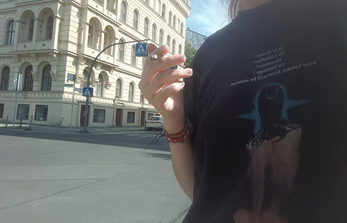 lesbovvitch's tweet photo. cigarette in front of anna possession's kreuzberg apartment https://t.co/ygVVVVui52