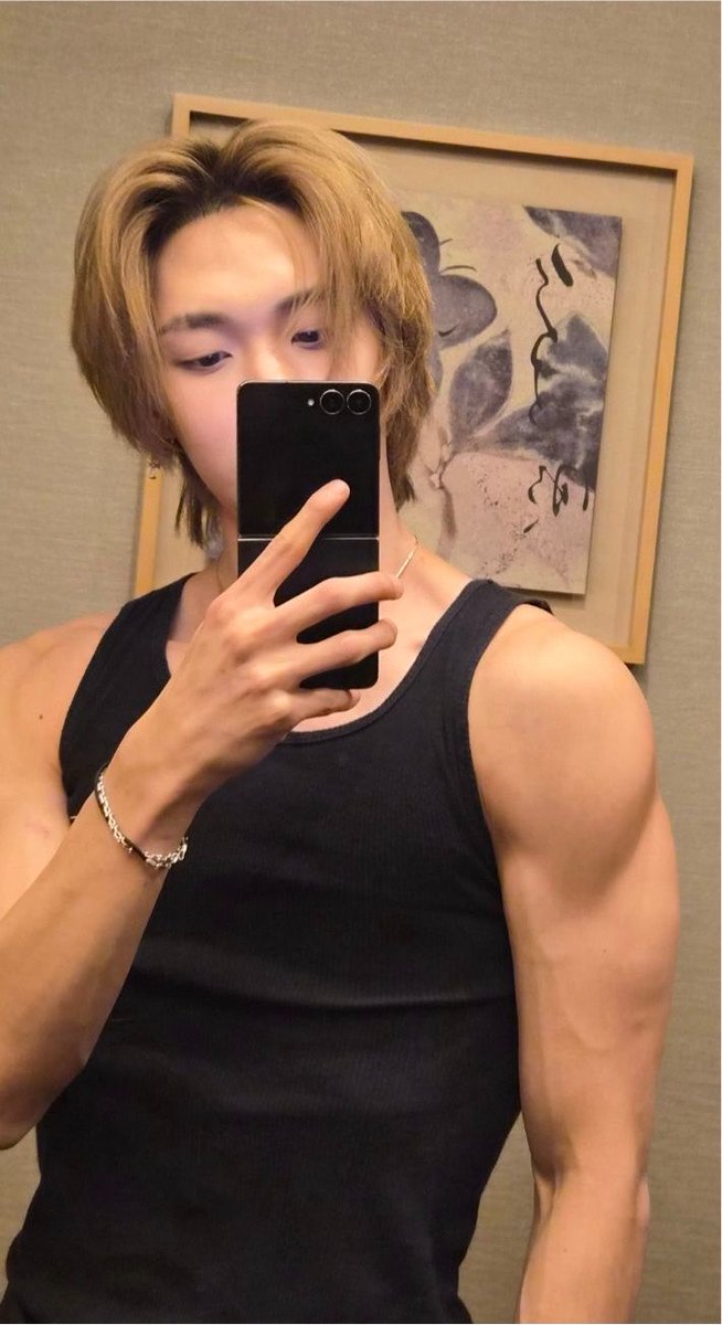 ishiteruyobabe's tweet photo. ก็กล้ามใหญ่จริงๆนี่นา🥺🥺🥺🥺🥺 https://t.co/2InrF0QKez
