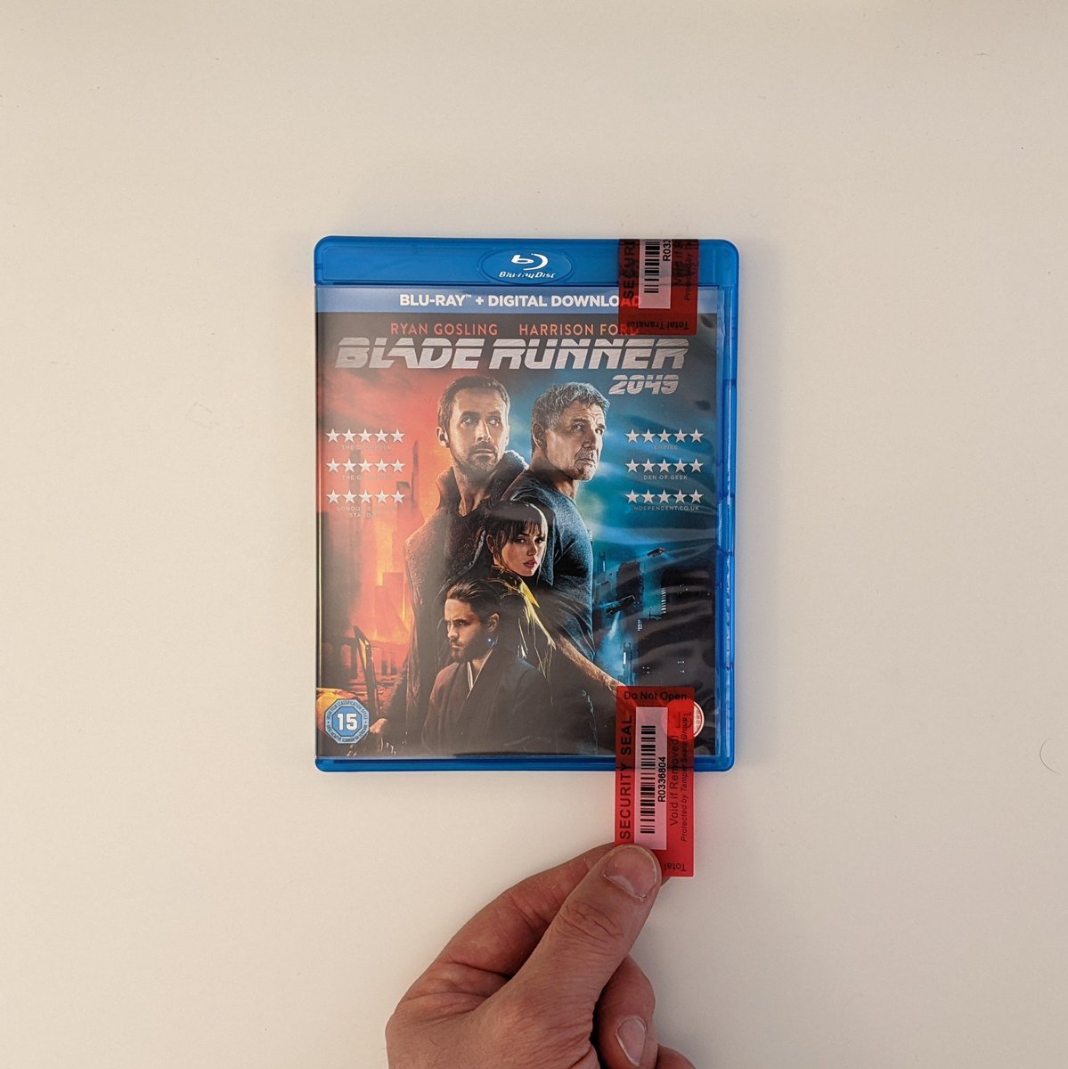 BitPLATES's tweet photo. @Rkeyology They come with soft foam protectors, but I would recommend a more inconspicuous cover. eg. DVD/Blue ray case.

We also provide security strips to check if your storage case is ever opened. https://t.co/QCw7DaCNZ4
