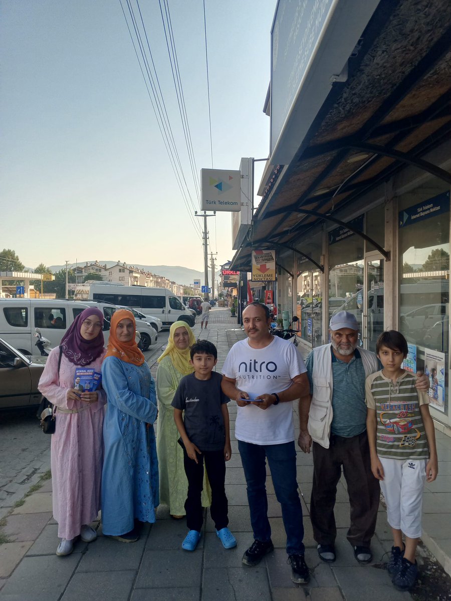 YUNUSBTP's tweet photo. @huseyinbas_BTP Fethiye olarak da sahadaydık başkanım her esnafımızın ilgi ve alakası harika https://t.co/jAAnIdVV6J