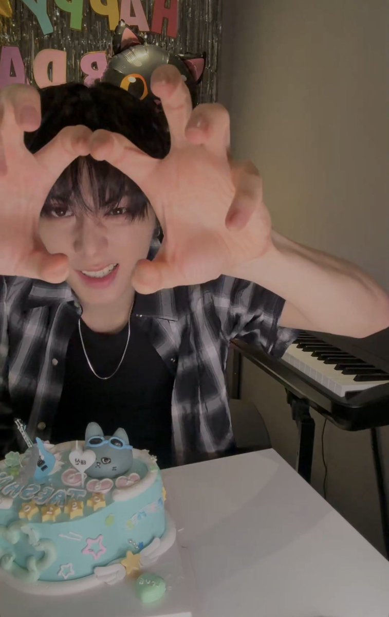 yeppi53hee's tweet photo. 태산아 생일축하해🫶✨🎂
#HAPPY_TAESAN_DAY #TAESAN #BOYNEXTDOOR https://t.co/qWJM9IOMFc
