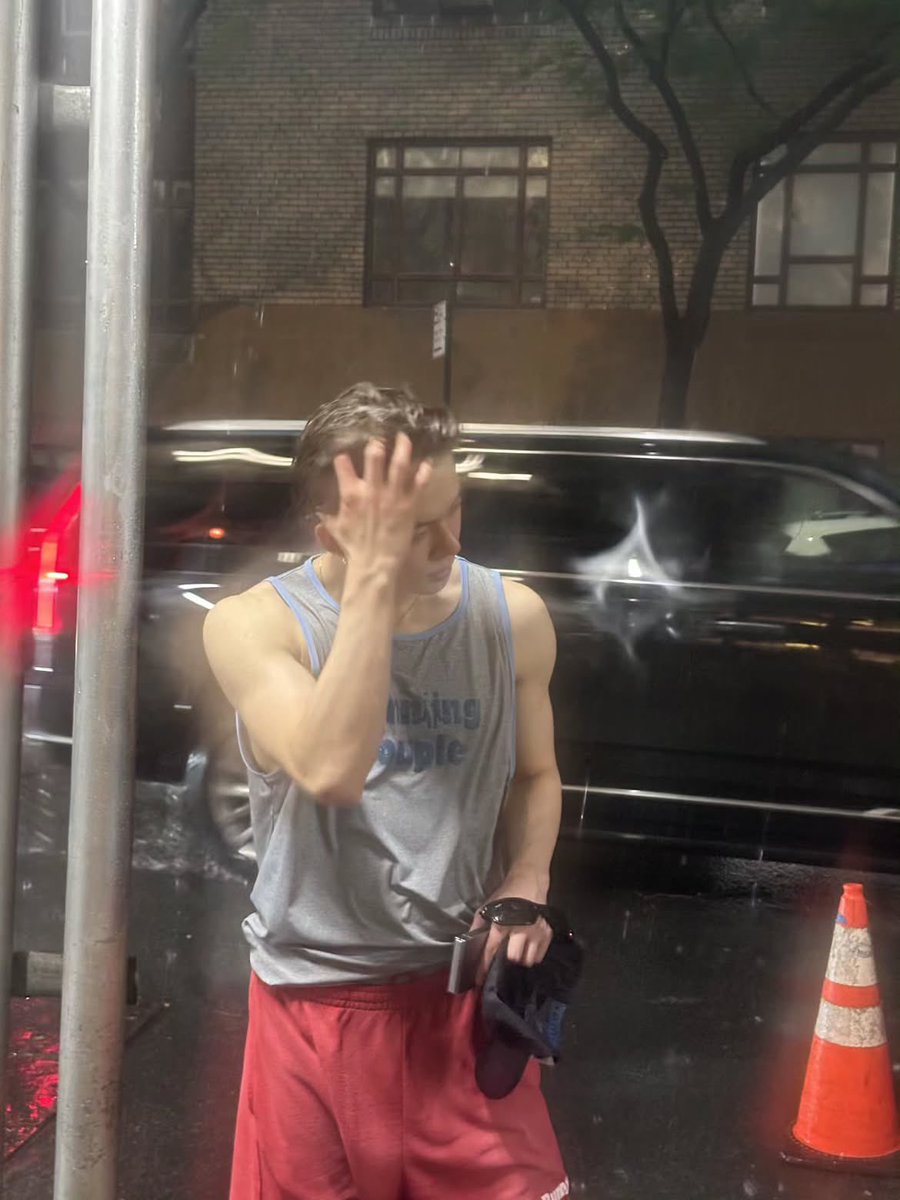 ktyunique's tweet photo. Yawnzzn Instagram Update
🔗 https://t.co/pafbalv5gF

“a rainy day in New York” https://t.co/KI1dGtOdqi