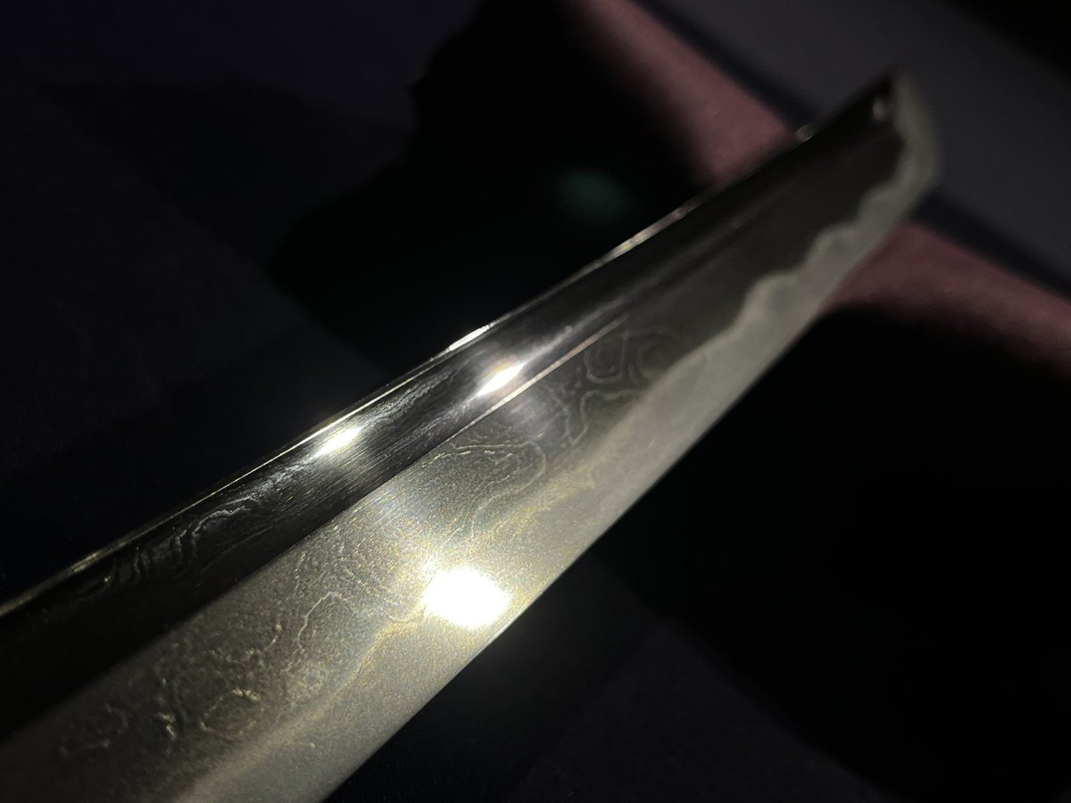 heiseimeitokai's tweet photo. 榎本貞人（刀・二尺四寸・拵入）入荷しました！

銘（表）伊豆住貞人作
　（裏）平成二十年八月日

明日から今月の展示即売会を開催いたします！

会期：8月11日（祝・火）～17日（月）
※12日（水）は定休日

初心者の方も大歓迎です！
お気軽にご来店ください。 https://t.co/lwL5VS6Afo