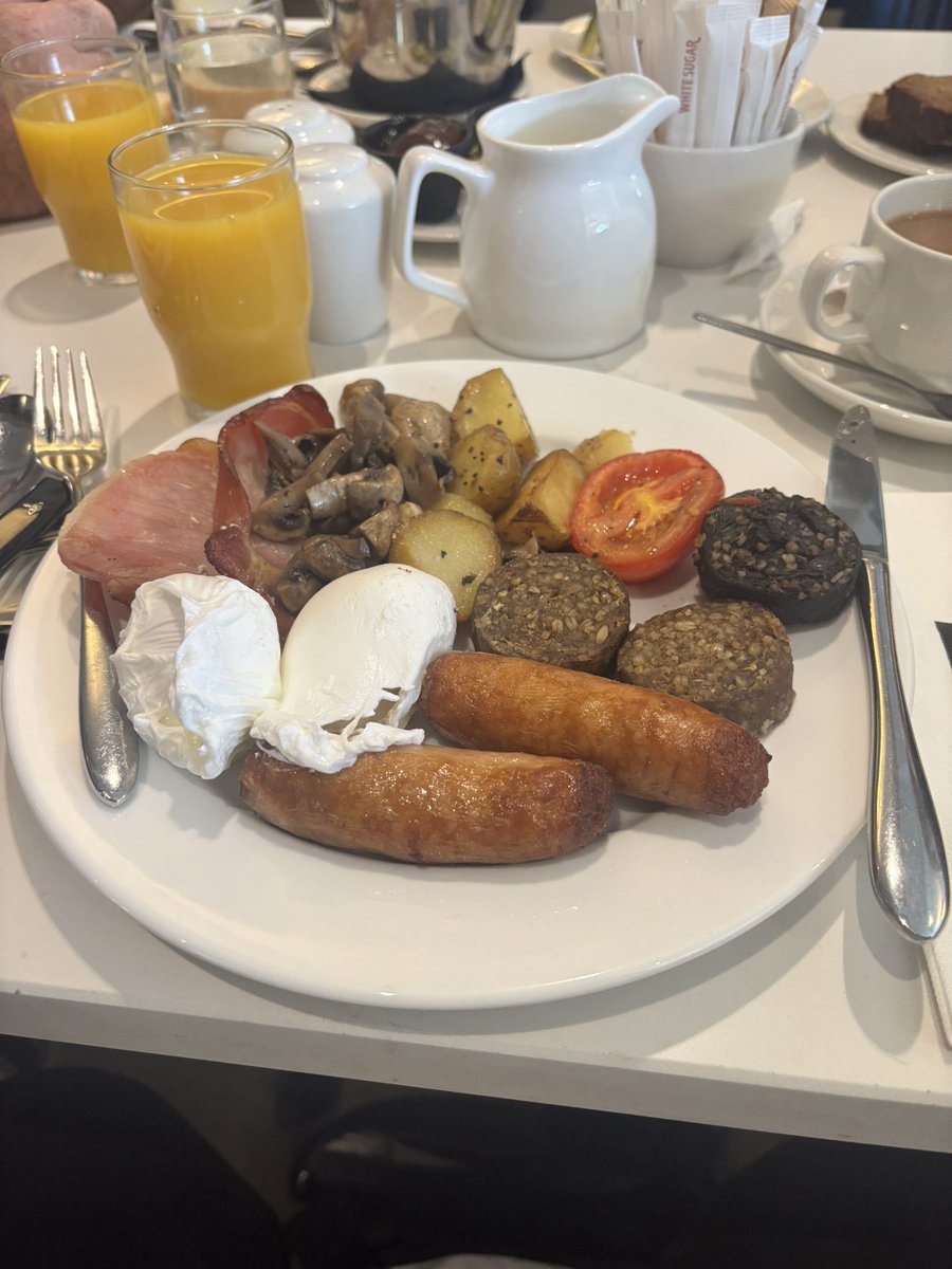 kathrobbo3's tweet photo. And it’s our 2nd week of our holiday and still enjoying the #irish #breakfast .x
#goodmorningmonday
#summerholidays
#ireland #august2026
💚💚🇮🇪🇮🇪🥓🥓🍳🍳😍😍🙏🙏 https://t.co/t5NL1wwzQX