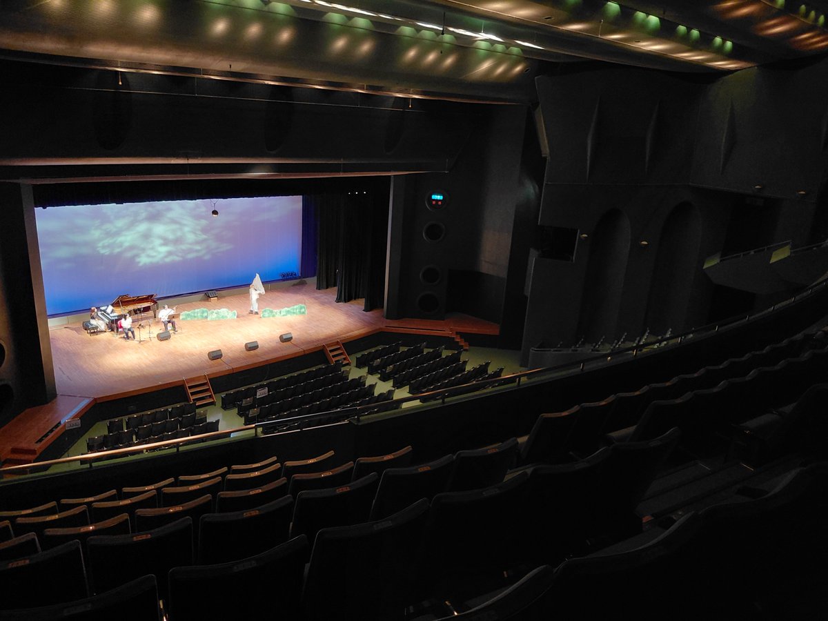 bobu_player's tweet photo. 『3匹のこぶた』明日です！
🎪菊川文化会館アエル
緑に溢れた土地、劇場で
たっぷりリハーサルできました🤸✨
お待ちしてます🐷🐷🐷🐺🫶
詳細は引用元の動画をご覧ください
#こどもオペラ https://t.co/AAHrpsOgiQ