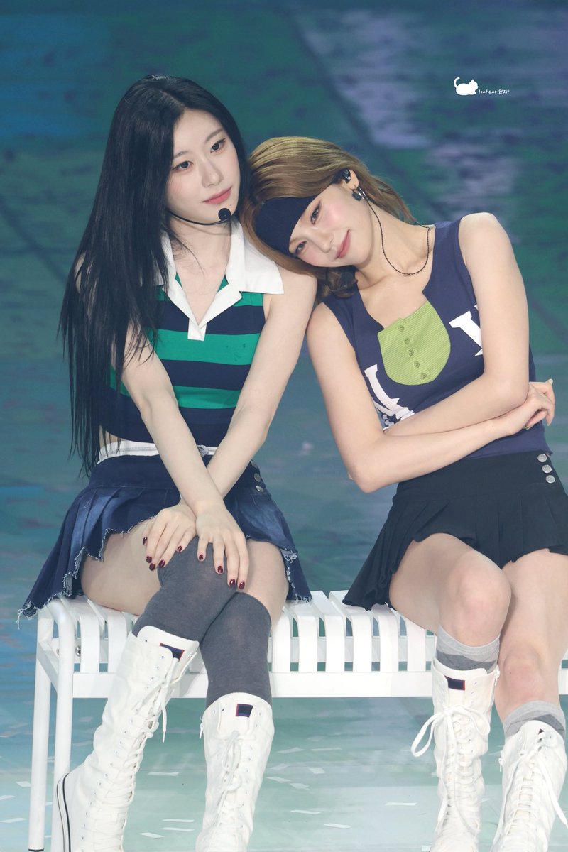 loafcat_itzy's tweet photo. 🐈‍⬛🦊🐾
#YEJI #CHAERYEONG #ITZY 
#예지 #채령 #있지 https://t.co/Xv3fOhtZ0d