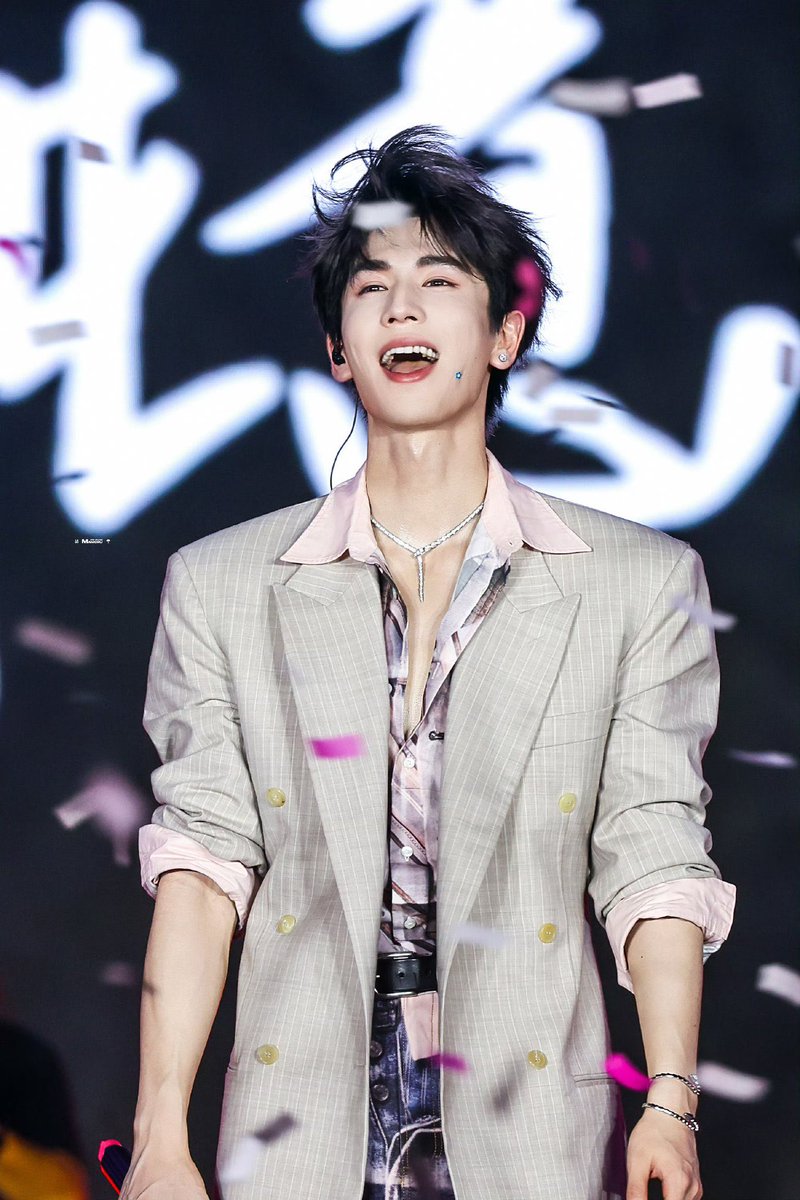 Alfaaoy's tweet photo. ยิ้มนี้โคตรน่ารัก https://t.co/t8qFyaDvfD