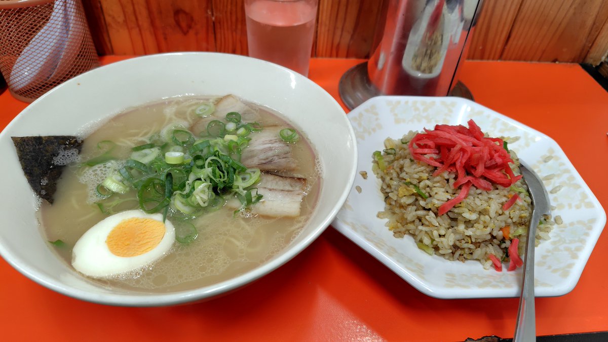 niji0920's tweet photo. 博多〆はやはり名代ラーメン　
美味すぎる https://t.co/8RmW9wcul3