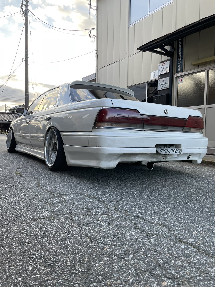 kou_EF6's tweet photo. c33ローレルのリアピース製作。
マフラーの出口はどれだけバンパーとのクリアランスを狭くできるかが大事。な気がする😅知らんけど。 https://t.co/oTNXgdt2fa
