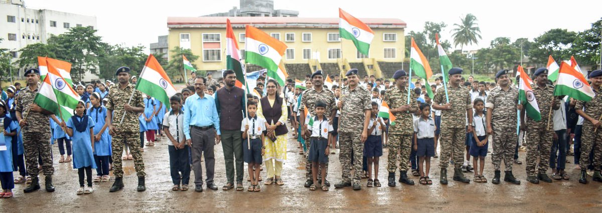 co242bncrpf's tweet photo. स्वतंत्रता दिवस समारोह-2026 के उपलक्ष्य में आज दिनांक 10.08.2026 को 242 बटालियन, सीआरपीएफ द्वारा थोर समाज सेवक स्कूल, क्रमांक-1,2,3 एवं 4, मारोती मंदिर चौक, तलेगांव दाभाडे के विद्यार्थियों के साथ मिलकर 'वंदे मातरम्' सामूहिक गायन कार्यक्रम का आयोजन किया गया। @WSCRPF2016 @crpfkks https://t.co/8GjmHFagMp