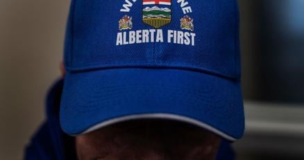 natnewswatch's tweet photo. A mysterious cash surge for Alberta’s separatist party is tied to out-of-province donors. Party backers are supposed to live in the province when they contribute. Donations in 2025 were apparently made by B.C. residents.
https://t.co/DgRfqu82ZX
Find out more at https://t.co/CNaIVM4SSj