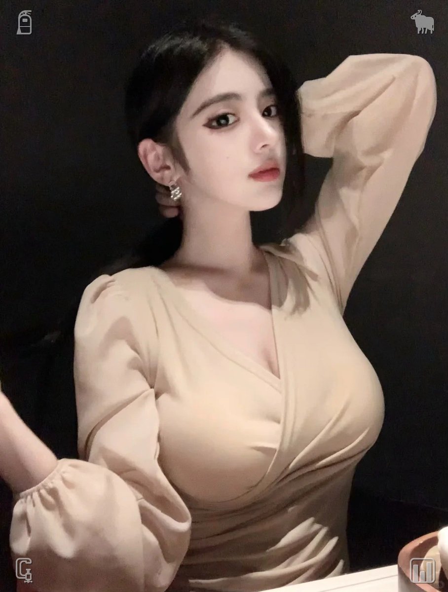 fidranv's tweet photo. The summer evening light spreads smoothly over the entire horizon, painting a tender and cozy canvas. That even, warm hue sets a soft and dreamy mood for the season's close of day. 🍣 With a cup of chilled lemon tea cradled in my hands. https://t.co/9XebxNtcDL