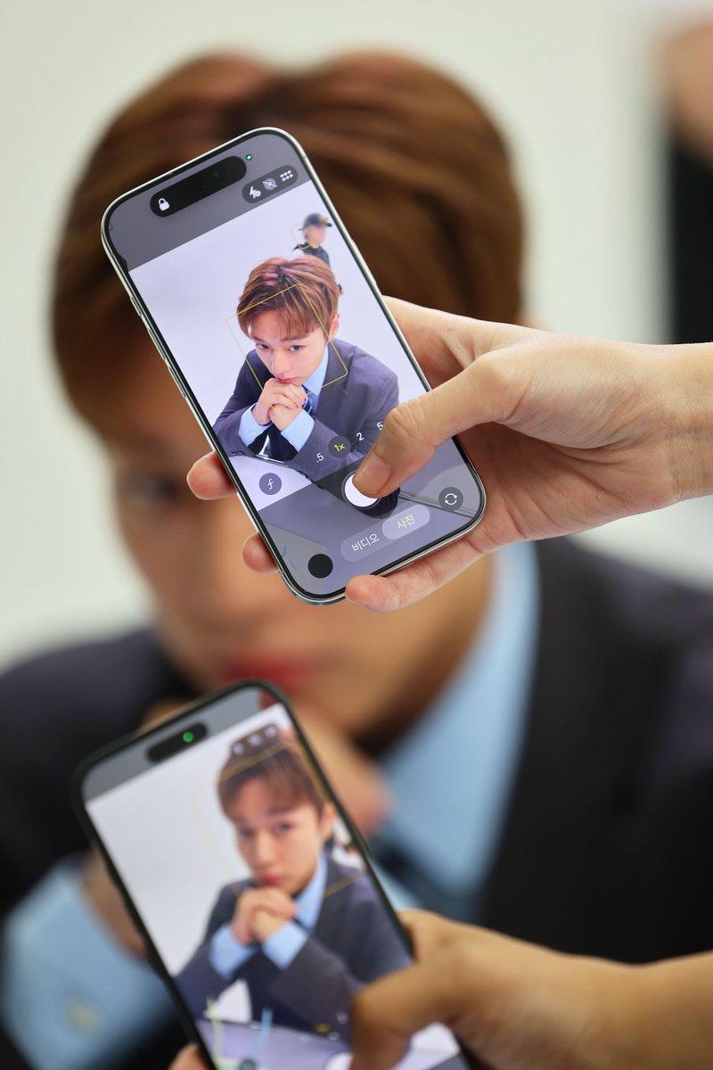 Ji00o___0's tweet photo. NH농협은행 광고 현장 비하인드
어때뽕 차오르면서 들어갔는데 강아지 한마리가 주인 기다리고 있음 https://t.co/MNTv3O9XOU