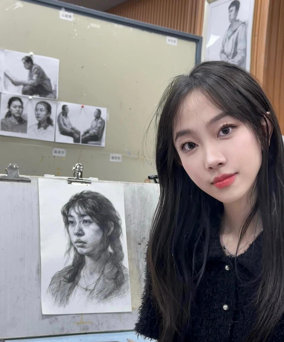 RobelStace53285's tweet photo. 新人刚玩x                                              

艺术生彻底放飞！                                               

谁要锐评女大的福照🥰 https://t.co/29zPQMMjdO