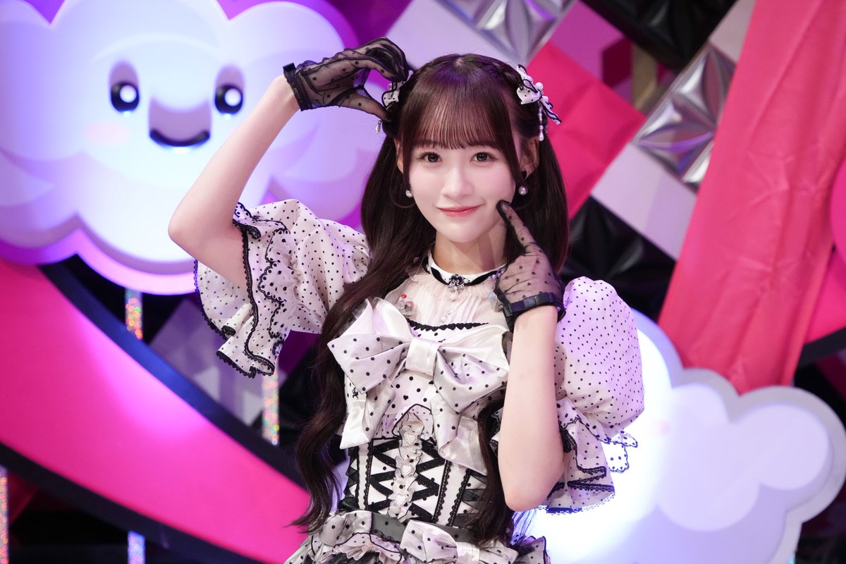 fujiequallove's tweet photo. ＝LOVEのふわふわ☁️プリンセス👸こと #音嶋莉沙 ちゃん！
🩵お誕生日おめでとう🩷

毎回可愛さ満点💯＆不思議な動きのりさワールドで爆笑をかっさらう❣️
オモロでキュートなお姫様🎀
この一年もキラキラ✨幸せに👏

#イコラブ愛 #音嶋莉沙生誕祭2026 https://t.co/a2mPMwQrxv