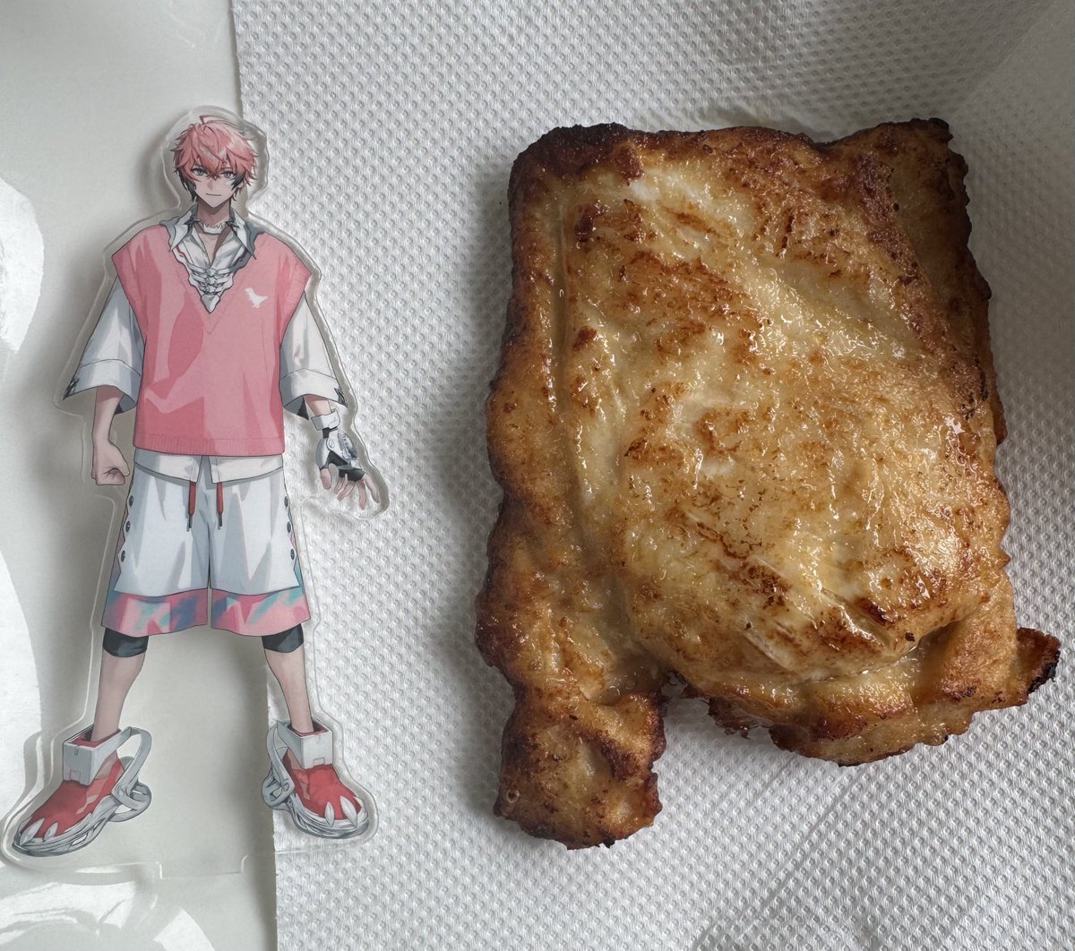 maru4o's tweet photo. @akagi_wen 【漢の城門からあげ～赤保留を添えて～】
赤城サイズのからあげで城門を再現！突破出来れば大食いRUSH突入～衣薄めバージョン～ https://t.co/0IQAIchWHX