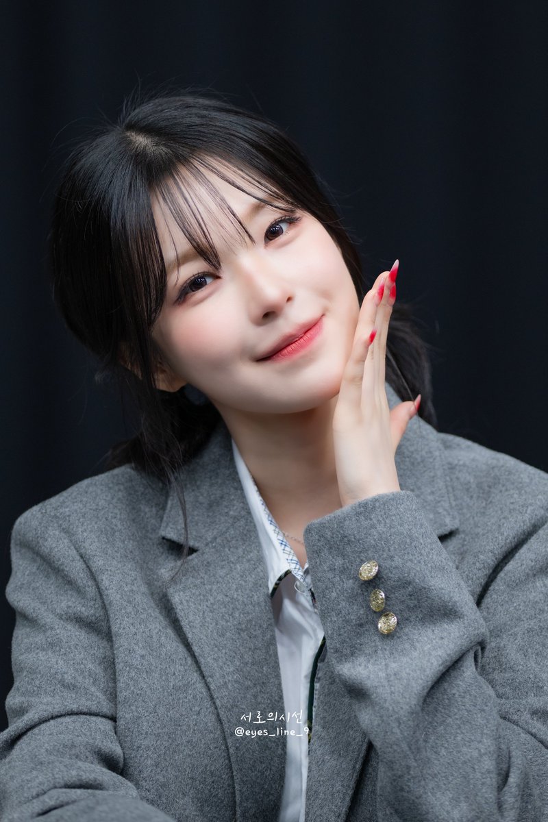 Eyes_line_9's tweet photo. 20260808 
위드뮤 팬사인회

#프로미스나인 #fromis_9
#백지헌 #BaekJiheon #Jiheon https://t.co/NhEcMijN9m