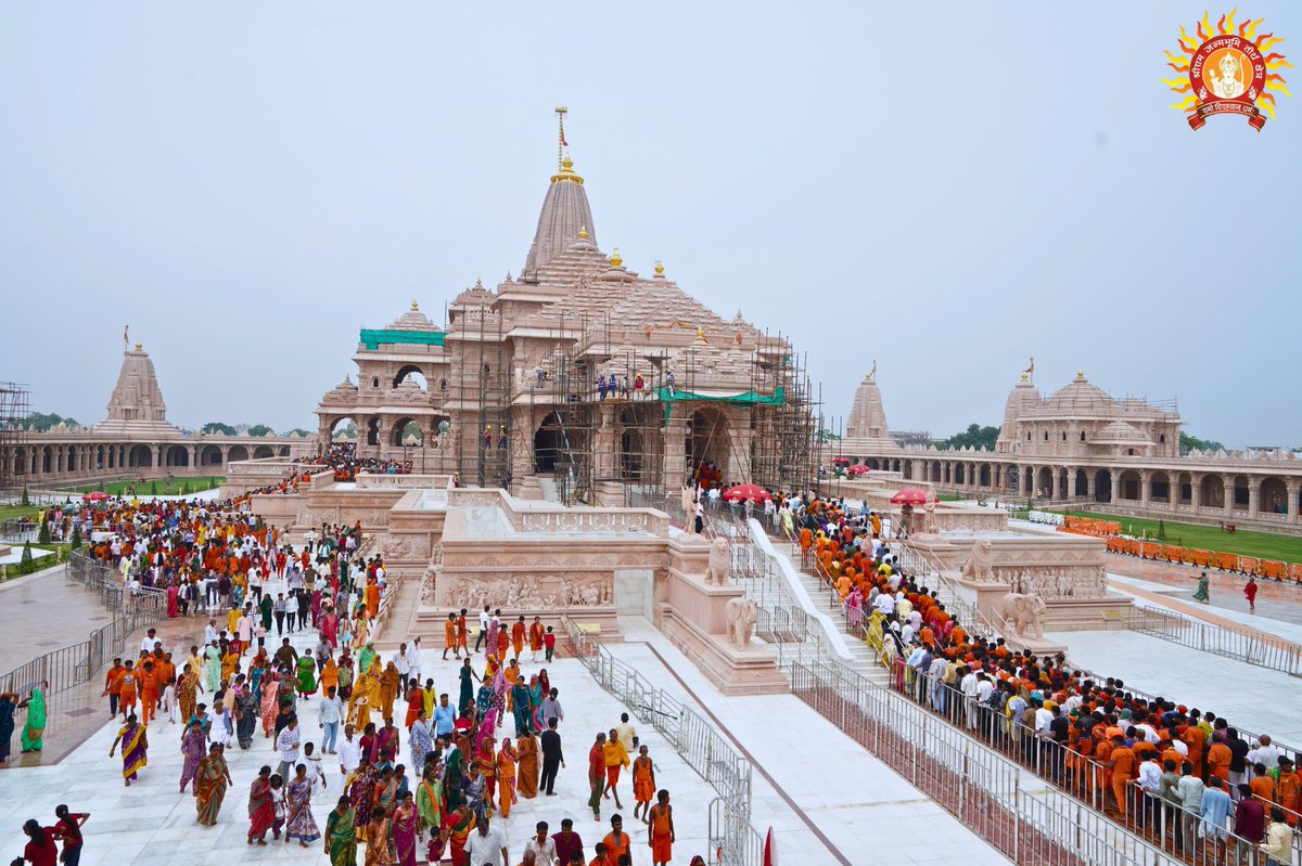 ShriRamTeerth's tweet photo. आज 10 अगस्त 2026, श्रावण मास के द्वितीय सोमवार के पावन अवसर पर श्रीरामनगरी अयोध्या धाम भक्तिमय है। श्रीराम जन्मभूमि मंदिर परिसर में देश-विदेश से पधारे लाखों श्रद्धालुओं के जयघोष से सम्पूर्ण वातावरण गुंजायमान है। प्रभु के दर्शन कर श्रद्धाल��� भावविभोर हैं।

Today, 10 August 2026, on the sacred occasion of the second Monday of Shravan, Ayodhya Dham is immersed in devotion. Lakhs of devotees have gathered at the Shri Ram Janmabhoomi Mandir, with chants of devotion reverberating across the holy city. Blessed with the darshan of Prabhu, devotees are overwhelmed with devotion and joy.