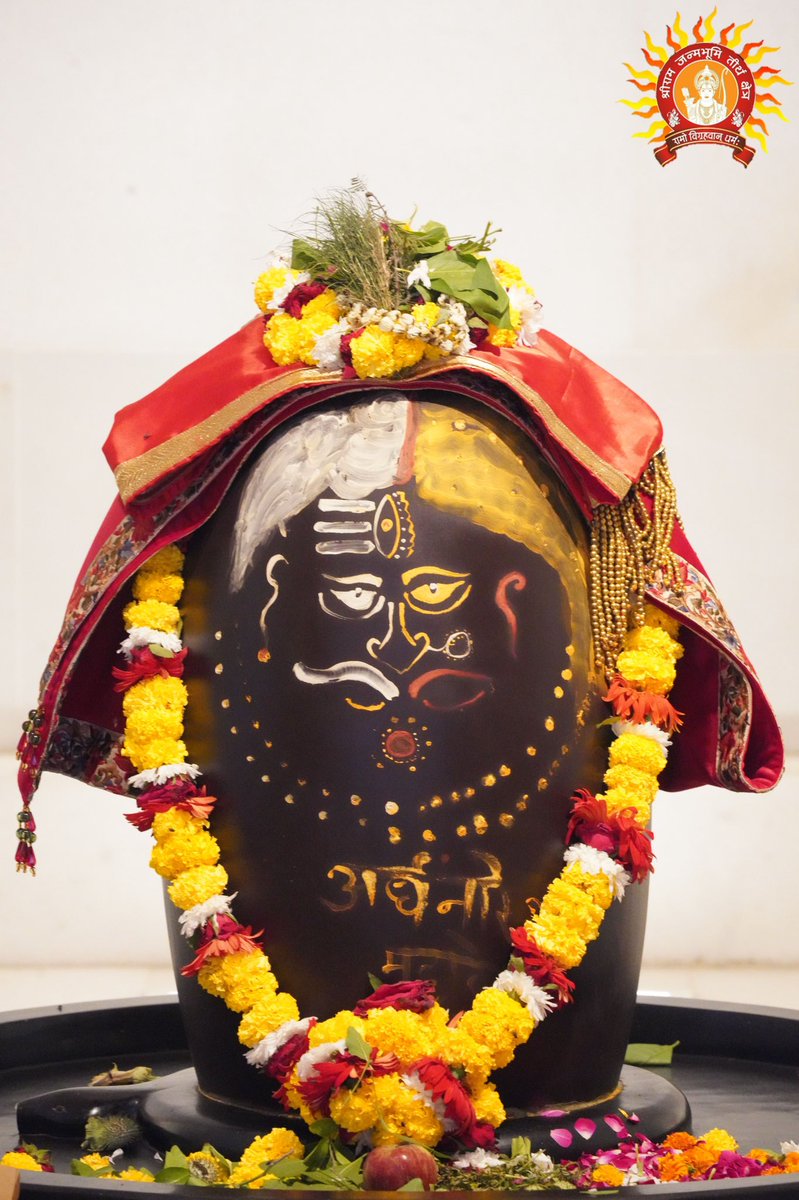 ShriRamTeerth's tweet photo. आज 10 अगस्त 2026, श्रावण मास के द्वितीय सोमवार के पावन अवसर पर श्रीरामनगरी अयोध्या धाम भक्तिमय है। श्रीराम जन्मभूमि मंदिर परिसर में देश-विदेश से पधारे लाखों श्रद्धालुओं के जयघोष से सम्पूर्ण वातावरण गुंजायमान है। प्रभु के दर्शन कर श्रद्धाल��� भावविभोर हैं।

Today, 10 August 2026, on the sacred occasion of the second Monday of Shravan, Ayodhya Dham is immersed in devotion. Lakhs of devotees have gathered at the Shri Ram Janmabhoomi Mandir, with chants of devotion reverberating across the holy city. Blessed with the darshan of Prabhu, devotees are overwhelmed with devotion and joy.