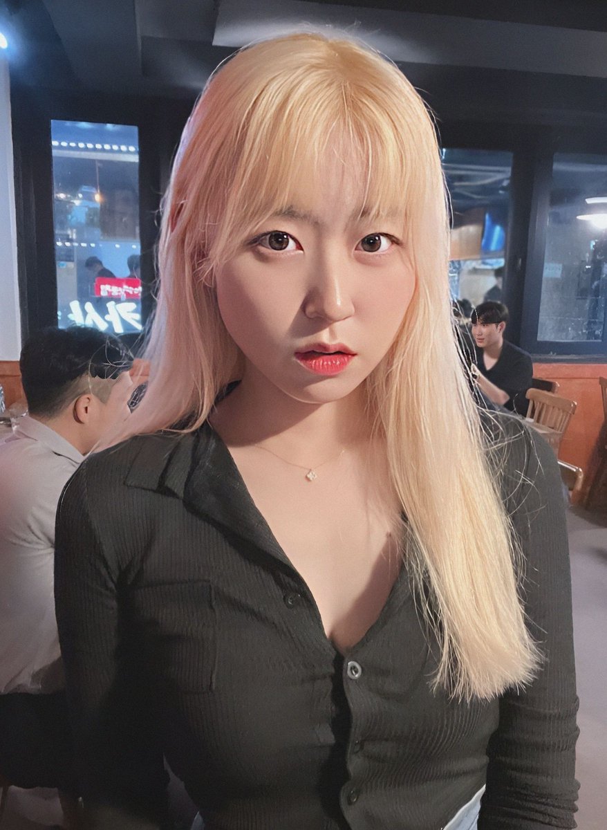 ziin2322's tweet photo. 98 방o연

#지인능욕 #지인박제 https://t.co/iAVmzeJm9B
