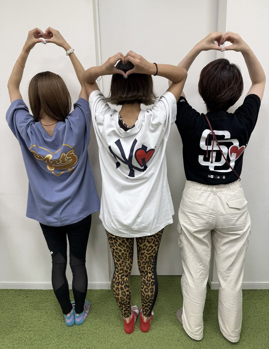 wsclounge's tweet photo. 今日は8月10日、ハートの日❤️
たまたま、みんな服が🫶だった〜

#海外観戦チケットが買える
#直筆サイングッズが入手できる https://t.co/QysqMqI81g