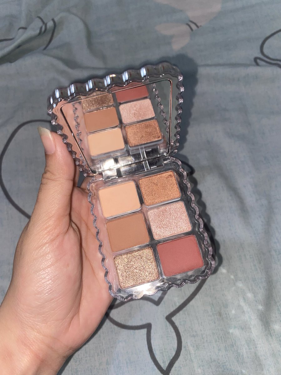 brve54's tweet photo. @jamcula eyeshadow gogotales 01 35k aja, dipake buat review konten https://t.co/TWBUeZiTDM