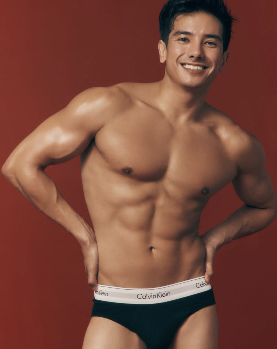 peteerpepper's tweet photo. 😍 ANG GWAPO NI DOM 😍 https://t.co/Kvr68jvFyK