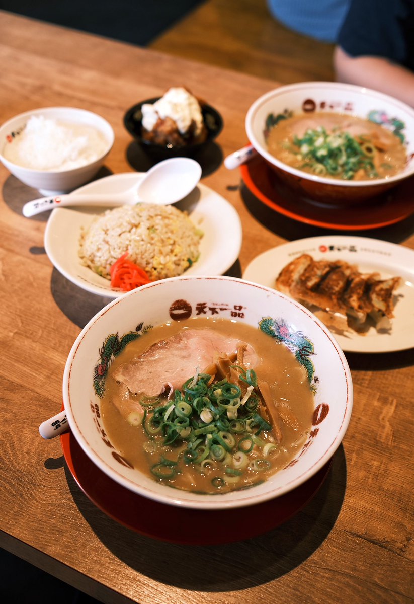 opulencemement's tweet photo. 🍜 https://t.co/m2aI5ZP2He