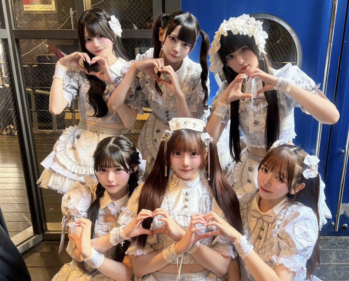 CURET_Official's tweet photo. 『NEO JAPONISM主催フェス　NEO KASSEN2026』
ありがとうございました໒꒱·̩͙⋆.*

アツ��空間一緒につくれて最高に楽しかったね◝☆ かわいいキュアリットちゃんを選んで見に来てくれたみんなありがとう🙂‍↕️💖🔥

次のライブは明日！五反田にて「Girls place to be.」に出演します♡女の子限定ライブです！待ってるね🎀໒꒱