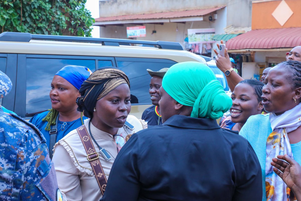 ProudMuzzukulu1's tweet photo. PICTORIAL 📸: @Onc_nrm1 Manager @ChiefMuzzukulu Hajjat Hadijah Namyalo Uzeiye today monitored the ongoing Local Council II (LC II) elections in Kampala, as residents turned up to choose their parish leaders in a peaceful and orderly process.

During her visit, Hajjat Namyalo toured MTG Gogonya 2 Polling Station in Nsambya, where she interacted with voters and election officials while observing both the voting and tallying exercises.

After the poll count was completed, Parish Election Officer Pyoto Rogers declared Lubowa Fred the winner of the LC II Chairperson race for Central Parish after securing 149 votes.

The LC II elections are a crucial part of Uganda’s grassroots governance structure, with parish leaders serving as the key link between communities and the wider local government system. At this level, leaders play an important role in mobilising residents, addressing local concerns and supporting the implementation of development priorities that directly affect households.

For the NRM, strong grassroots leadership is central to ensuring that government programmes and development initiatives are effectively understood, embraced and translated into meaningful impact at community level.

#ONCUpdates
#LC2Elections