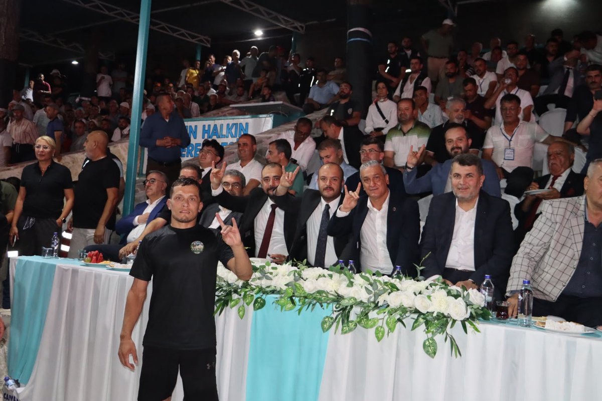 hatayocak31's tweet photo. “Türk Dünyası Uluslararası Kapışmalı Aba Güreşi Turnuvası”

Türk Dünyasından sporcuların katılım sağladığı,Güreş Ağalığını Türk Devletleri Teşkilatı Aksakallar Konseyi Başkanı,son Başbakanımız Sayın Binali Yıldırım’ın yaptığı programa Milliyetçi Hareket Partisi İl Başkanımız Metin Taşçı ve Belen Belediye Başkanımız İbrahim Gül ile katılım sağladık. 
Organizasyonu düzenleyen Geleneksel Güreşler Federasyonu’na,Hatay Valiliğimize,Büyükşehir ve Yayladağı Belediyelerimize, teşekkür ederiz.

Aynı zamanda; Ülkü Ocakları Genel Başkanımız Sayın Ahmet Yiğit Yıldırım’ın pehlivanı Mehmet Yüce turnuvada Dünya Şampiyonu olmuştur.

@ayyildirim1