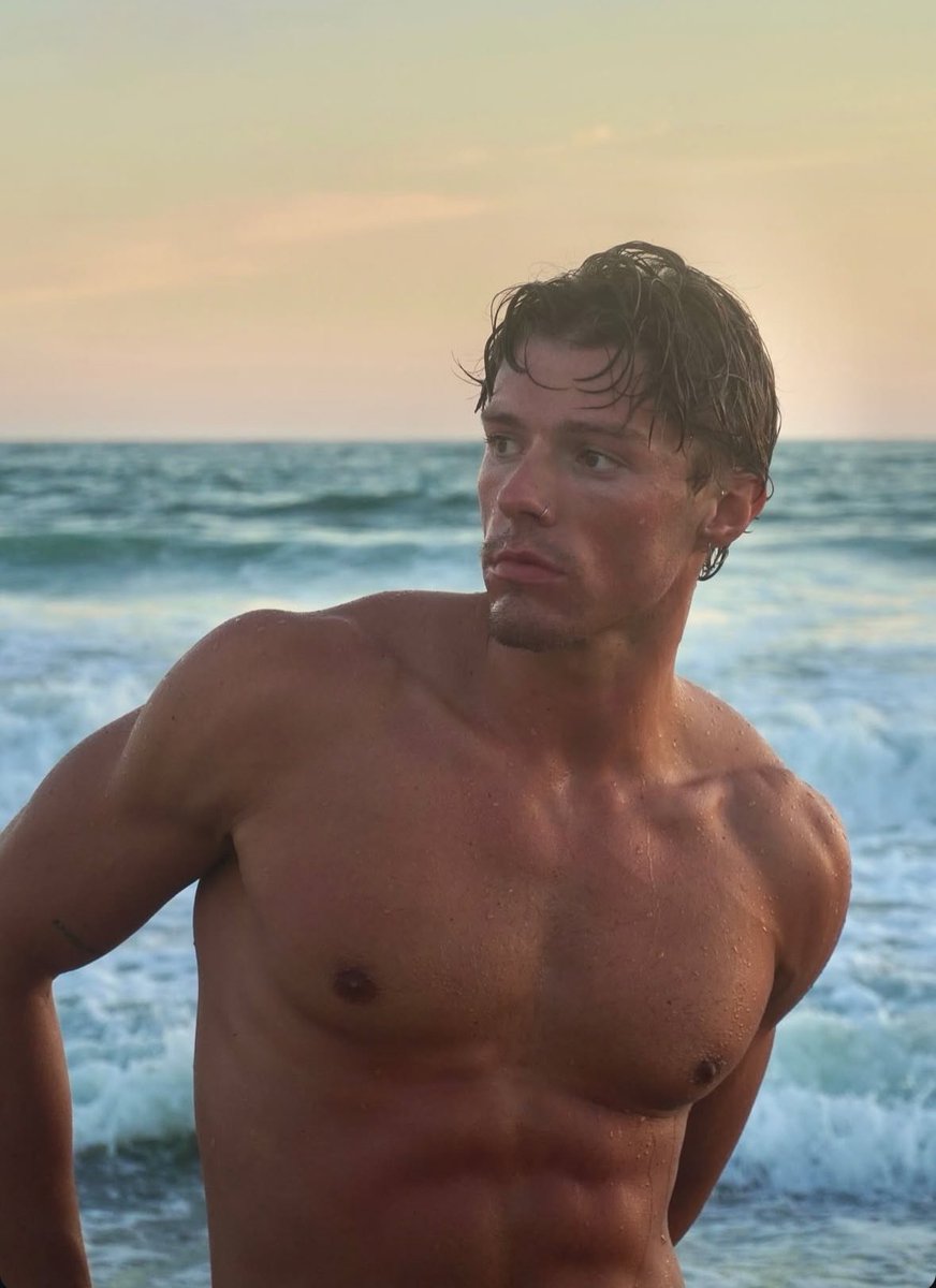 jbmendescum's tweet photo. gorgeous man https://t.co/E5iwmi4q2q