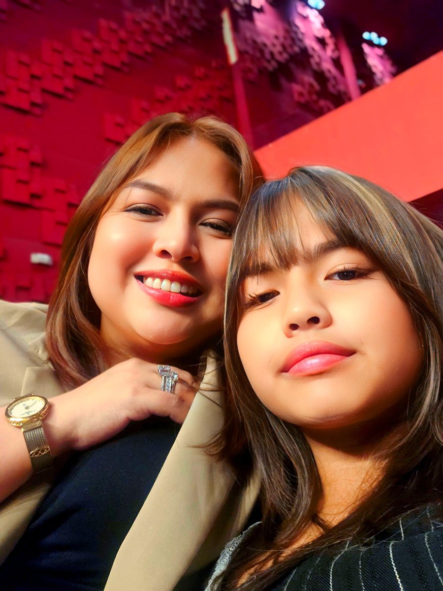 littleoldme08's tweet photo. The only pics we took together...

but it can never compare to the memories we were able to bring home that night :)

to my forever concert buddy.. thank you for putting up wih mommy since last year.. I appreciate you anak🥺

#astridoll https://t.co/G0CgvnTjIo