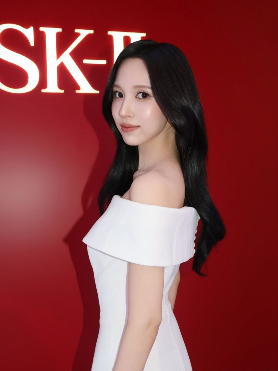 godmitzu's tweet photo. MINA FOR SK-II SHE'S SO GORGEOUS https://t.co/cF0VYumoAt