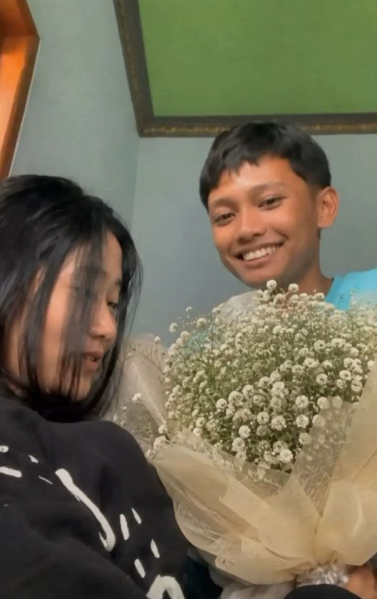 brugecs's tweet photo. Koleksi Bokep Indo Viral

1. Man 3 Banyuwangi
https://t.co/poTLsD3sWE

2.Treesome Sama Kawan Adek
https://t.co/yTLcOyNRhD

3.Prank Driver Ojol
https://t.co/Q5Q5XTuHu6

Uc Share Vcs Senin RCTI Clara Panas Filipina Destry Damayanti Salad 
#bokepindo #gopaypln81ribu https://t.co/ZiwoXWtwLQ