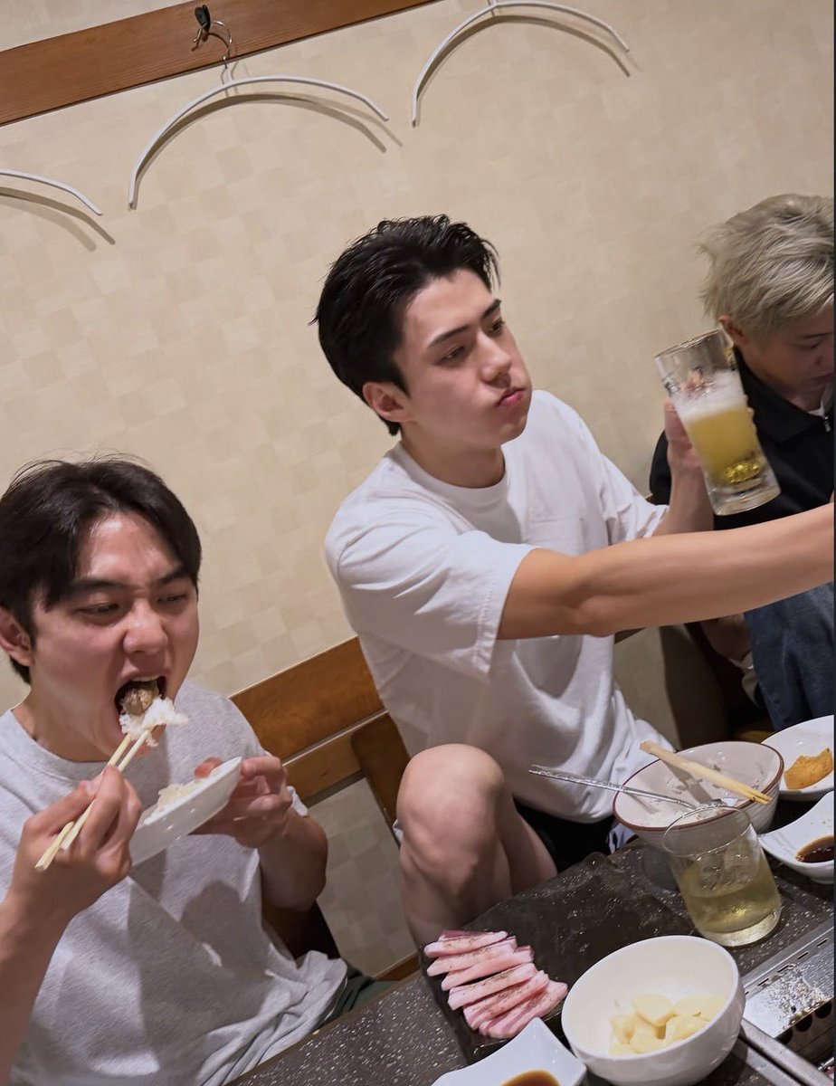 _WITHSUHO's tweet photo. 터졌네 진짴ㅋㅋㅋㅋㅋ https://t.co/oCRgyq0mF7