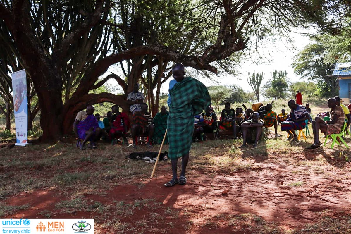 MenEndFGM's tweet photo. When men have honest under-the-tree conversations on harmful practices such as FGM and child marriage, their mindsets change. They get to understand the realities women and girls face having been subjected to these practices. And from there, they become change agents
#MenEndFGM https://t.co/Kp3RsguTkJ