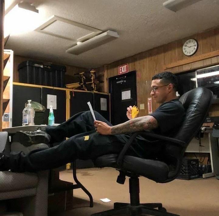 Alexander51vy's tweet photo. Monday reminder: Stop waiting for the perfect moment. Get up, stay focused, work hard, and let your results speak for you. This week, choose progress over excuses and discipline over comfort. Your time is now—go make it count. 🔥💪 https://t.co/2uSjNGyi0A